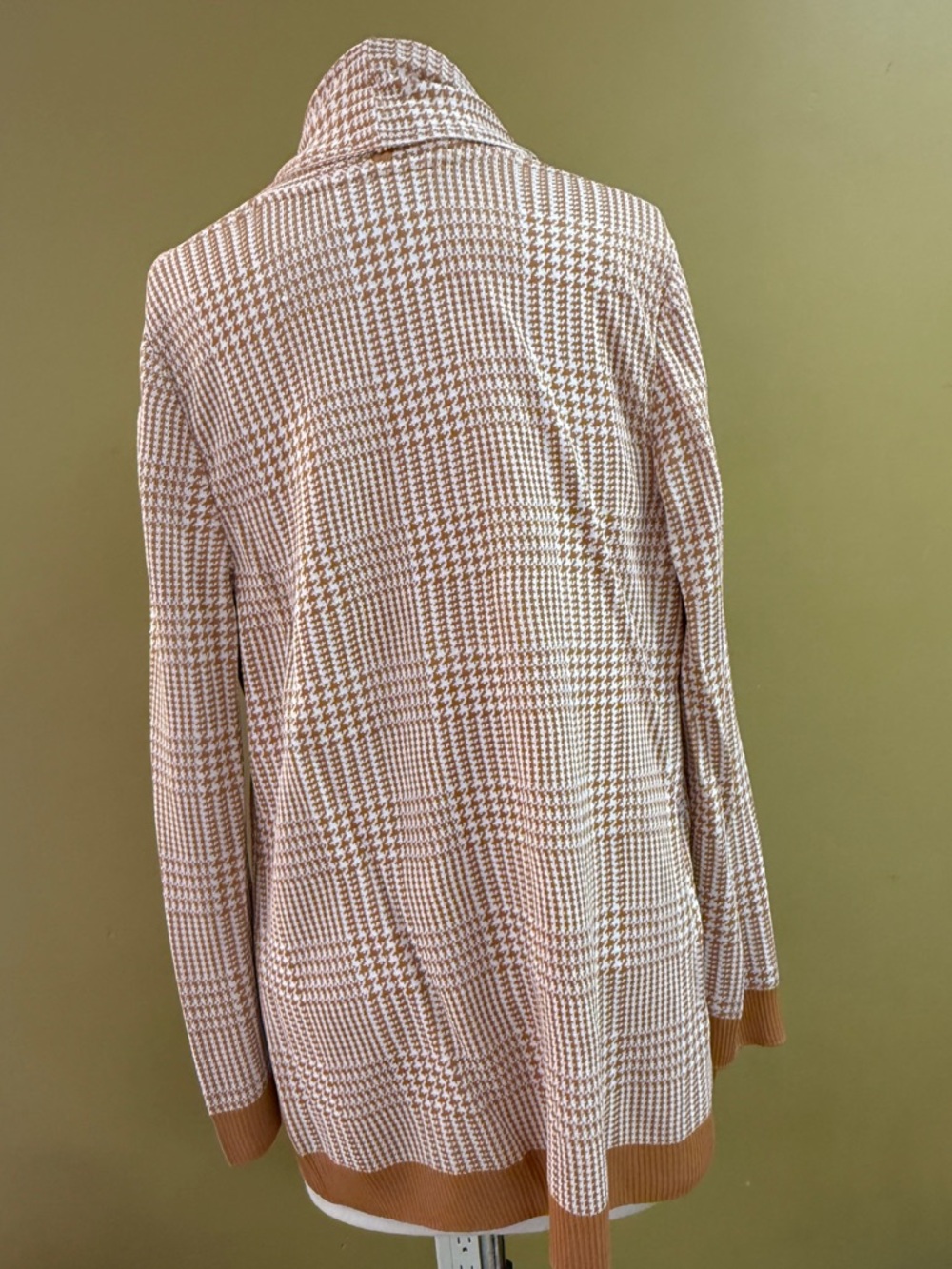 St. John houndstooth sweater and tank top set women’s M and L cardigan - Picture 3 of 14
